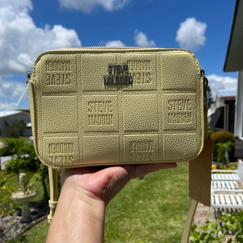 STEVE MADDEN BDaisy Crossbody Bag In Yellow - Picture 3 of 12